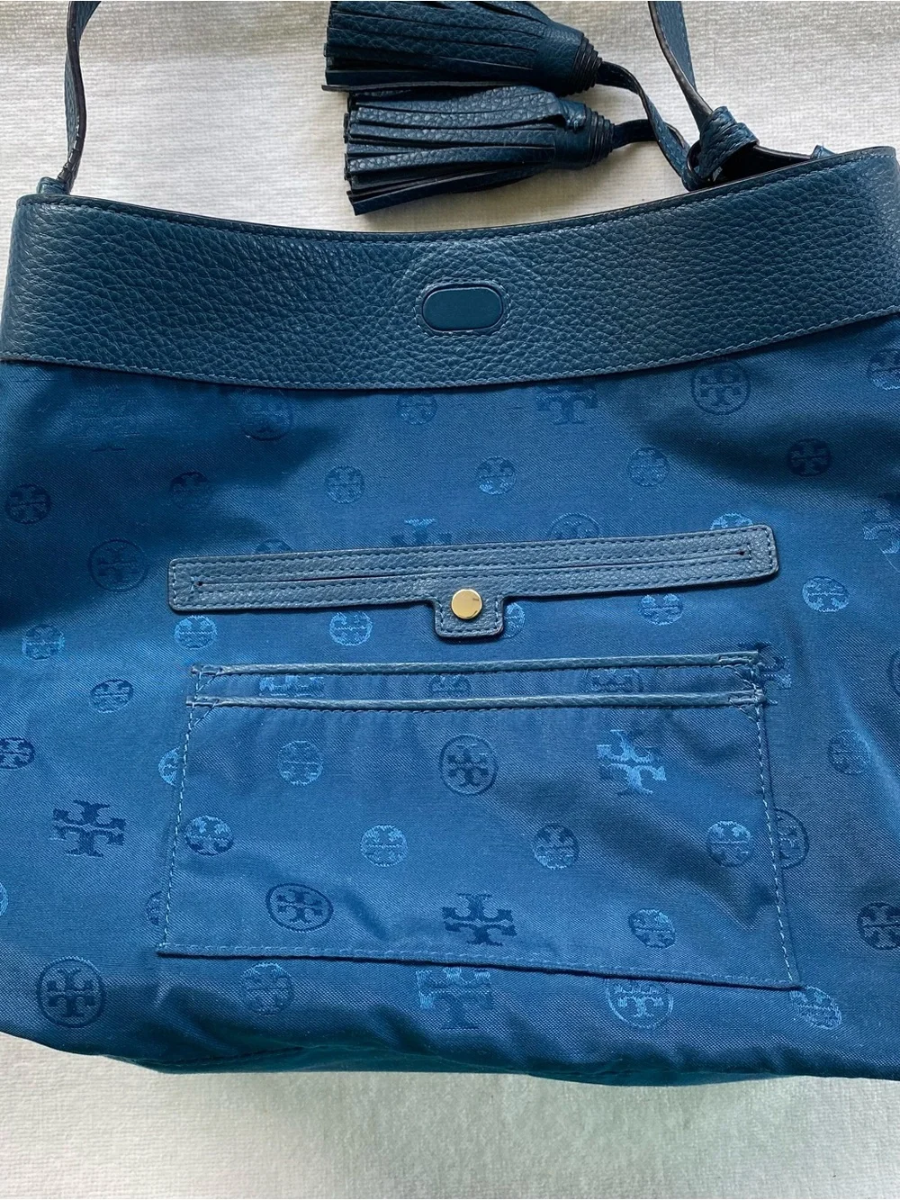 EUC Tory Burch Navy  Blue  Thea Slouchy Hobo Large Pebbled Leather Bag Purse